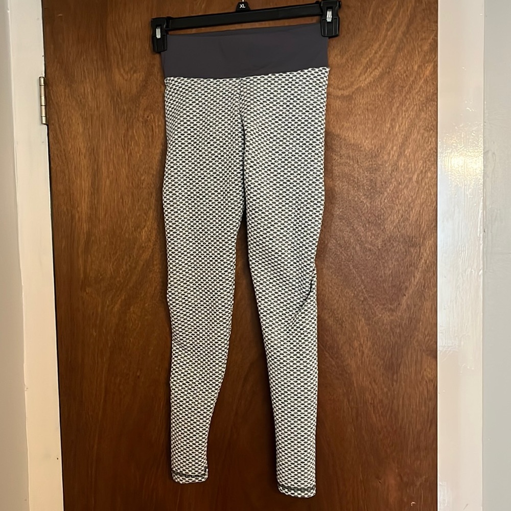 Light grey leggings